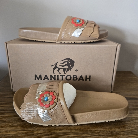 Manitobah Women's Wasaga Fringed Slides Sandals Womens 7 Native Shoes - Picture 1 of 5